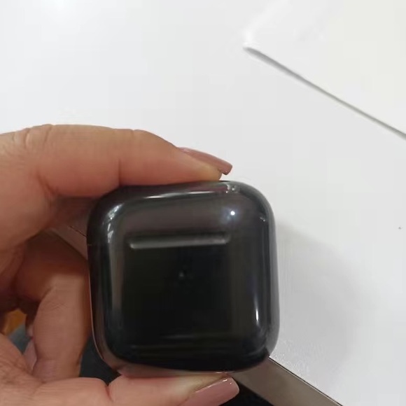 Waterproof Wireless Earbuds / AirPod With Case - Picture 13 of 13